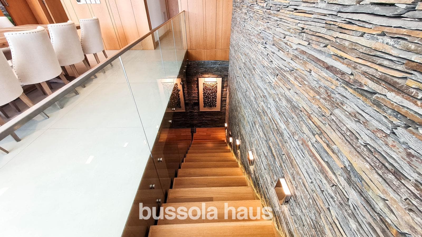 4-Bedroom House by the River in Albanueva