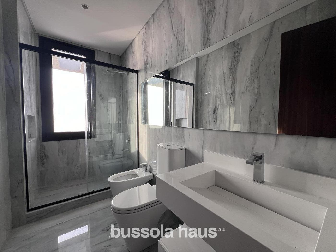 5-Bedroom Lakefront Home for Sale in Puertos del Lago