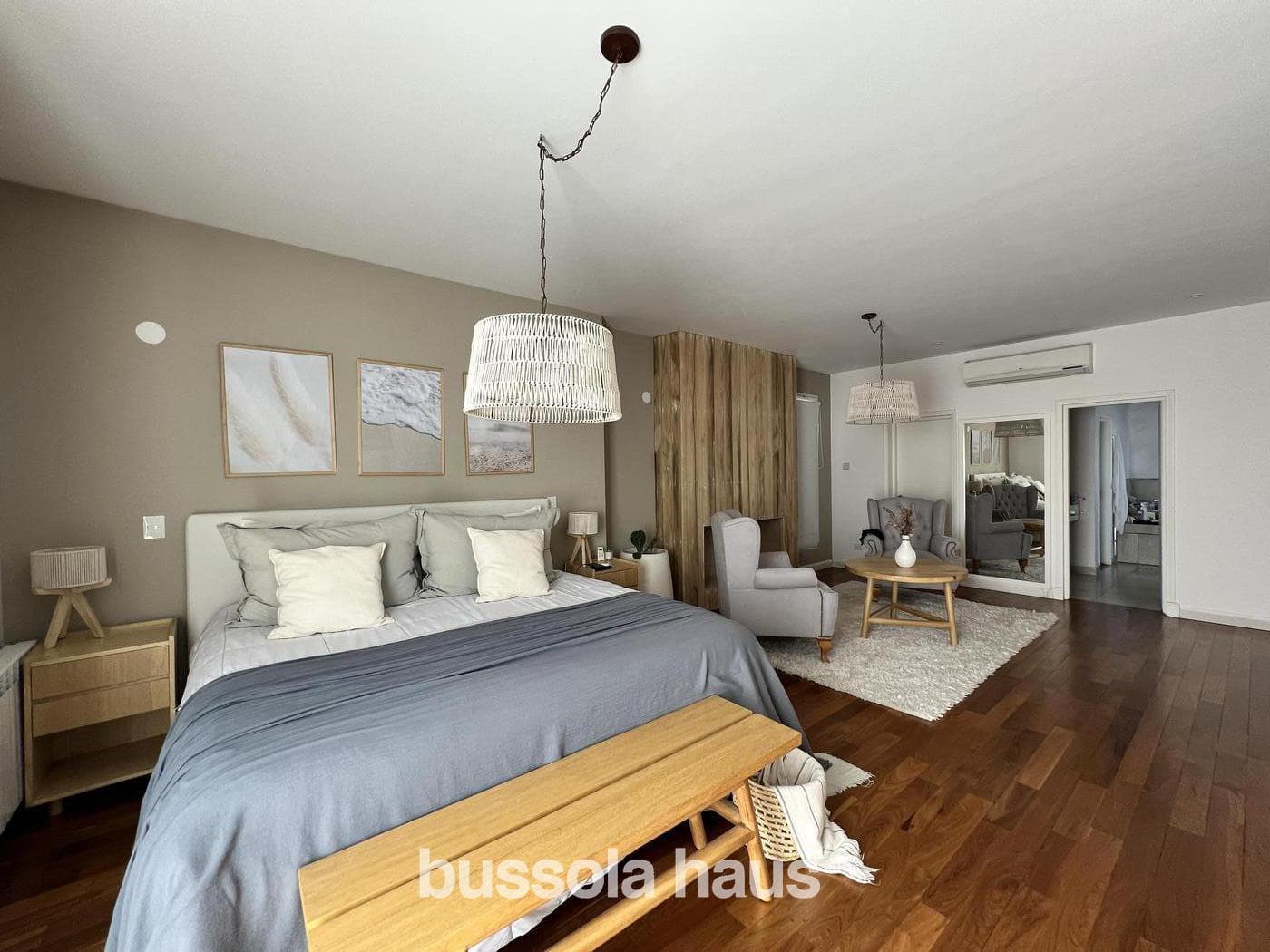 4-Bedroom Lakefront House for Sale in Barbarita