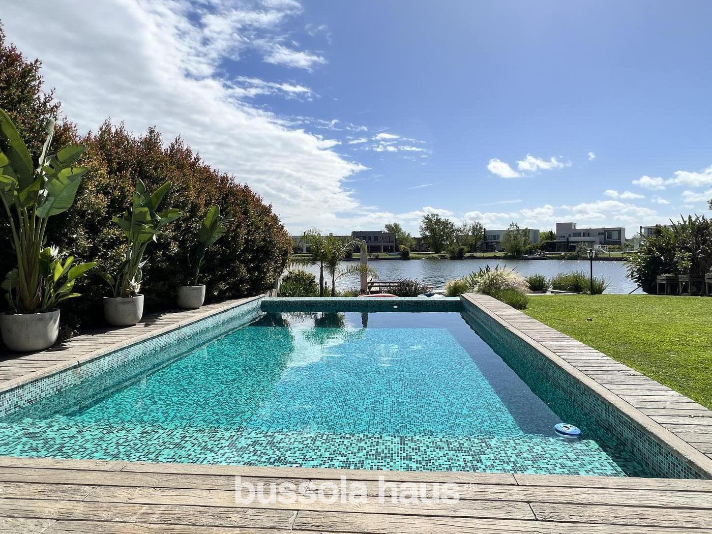 4-Bedroom Lakefront House for Sale in Barbarita