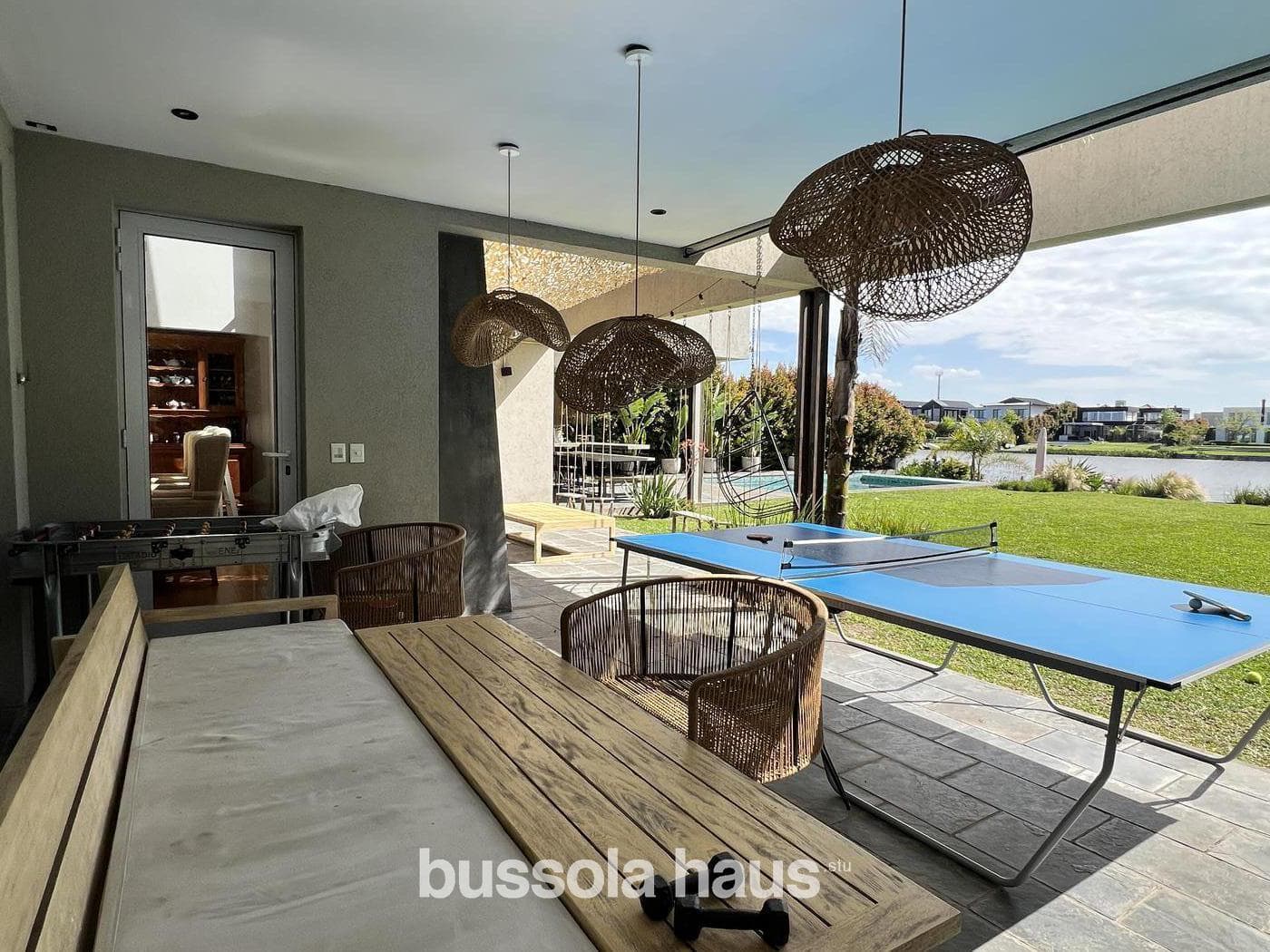 4-Bedroom Lakefront House for Sale in Barbarita