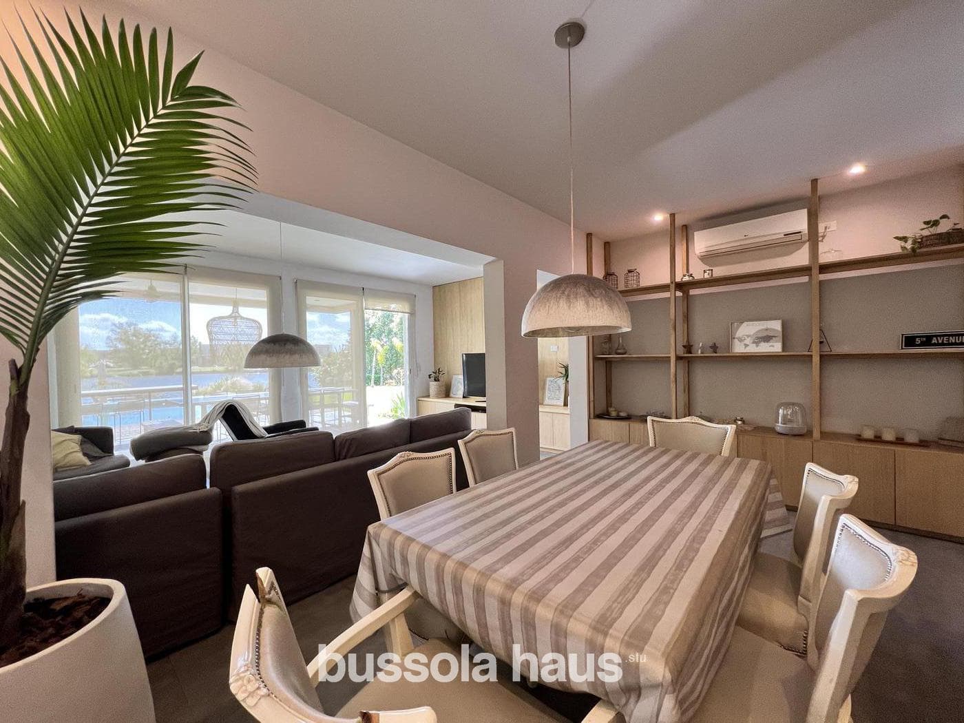 4-Bedroom Lakefront House for Sale in Barbarita
