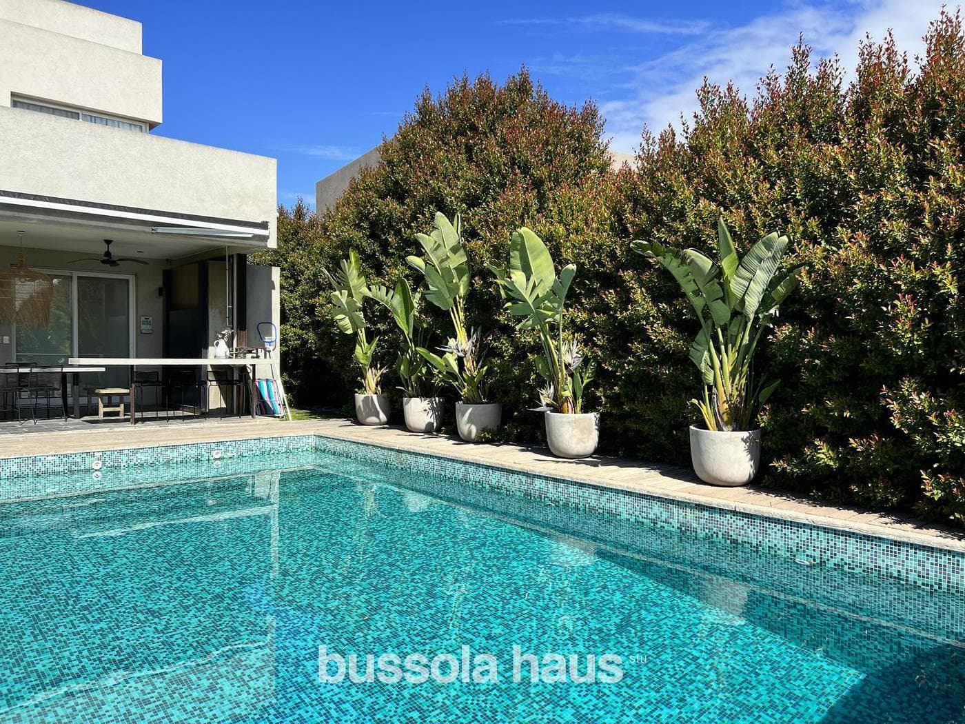 4-Bedroom Lakefront House for Sale in Barbarita