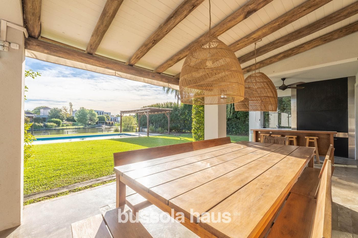 6-Bedroom Lakefront Home for Sale in La Isla
