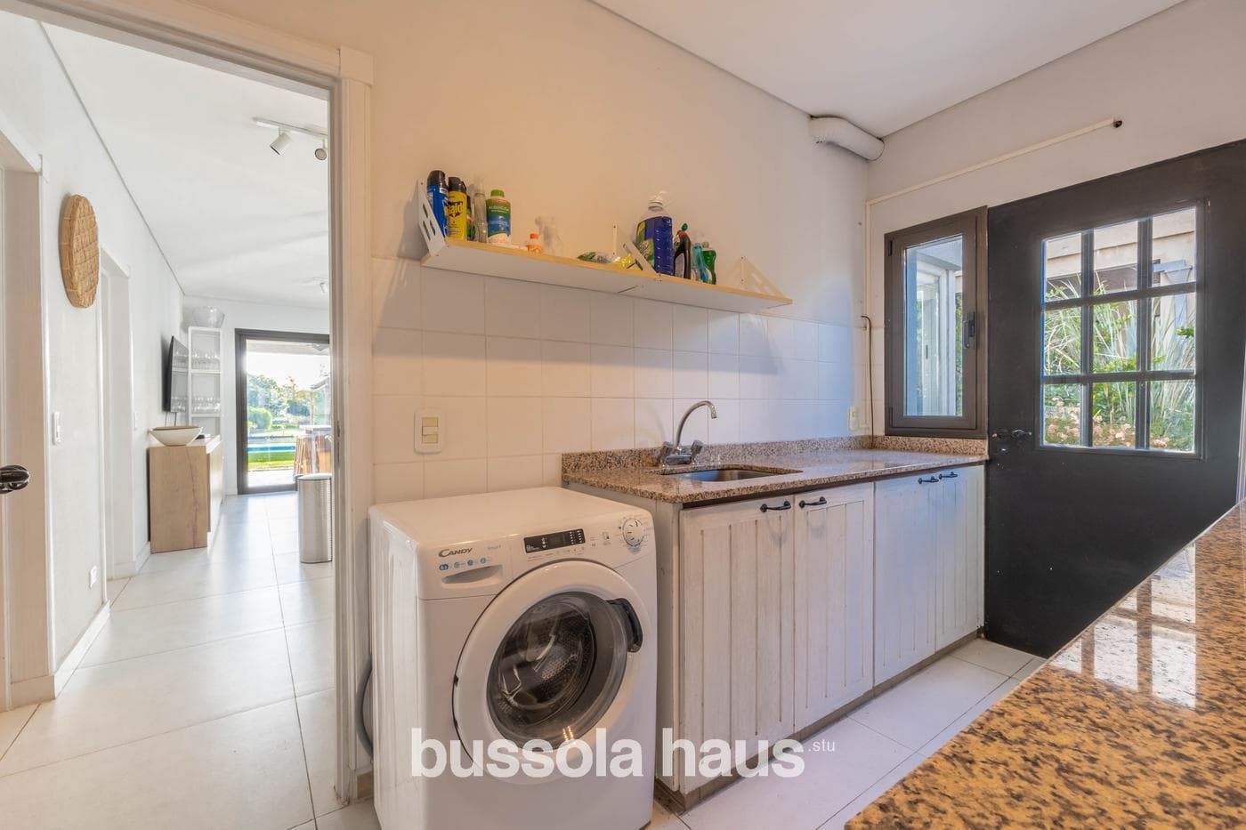 6-Bedroom Lakefront Home for Sale in La Isla