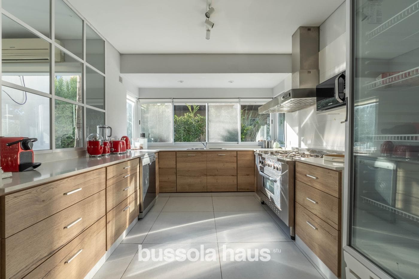 6-Bedroom Lakefront Home for Sale in La Isla
