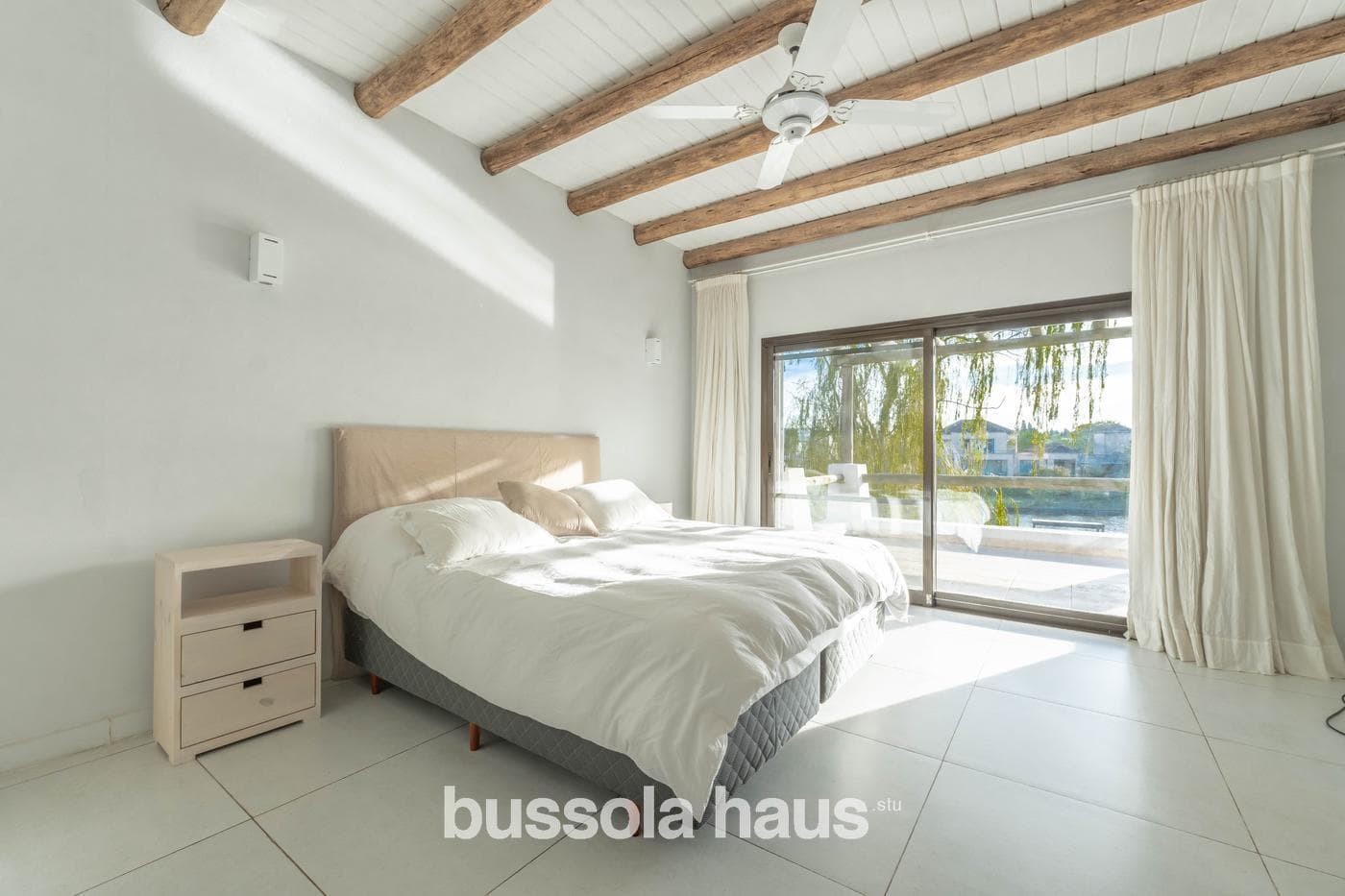 6-Bedroom Lakefront Home for Sale in La Isla