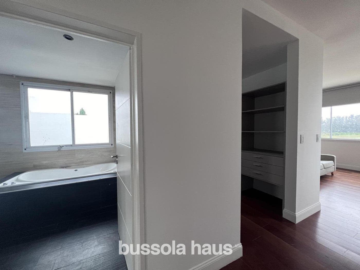 5-Bedroom House for Sale Near the Golf Course in Nordelta
