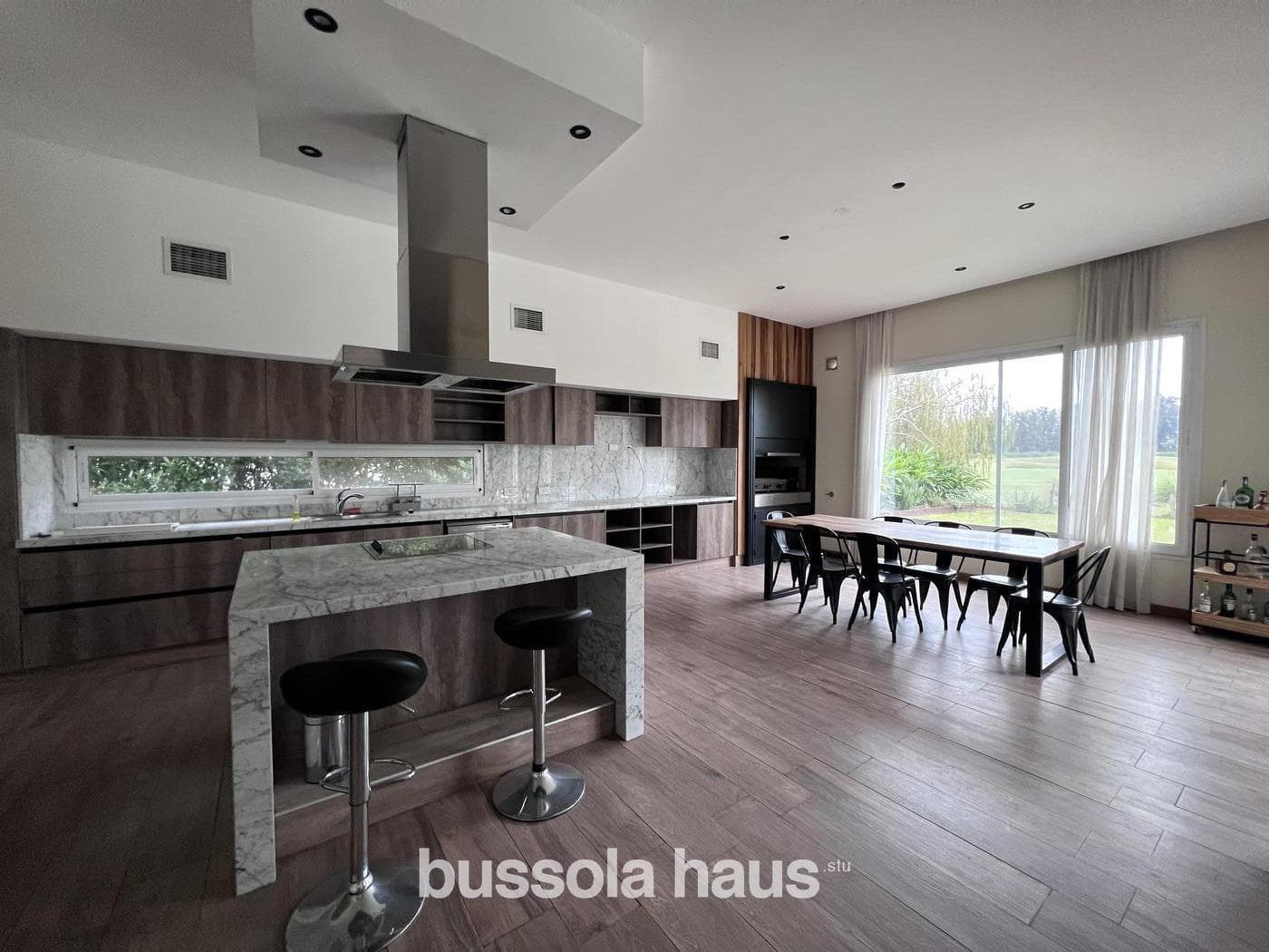 5-Bedroom House for Sale Near the Golf Course in Nordelta