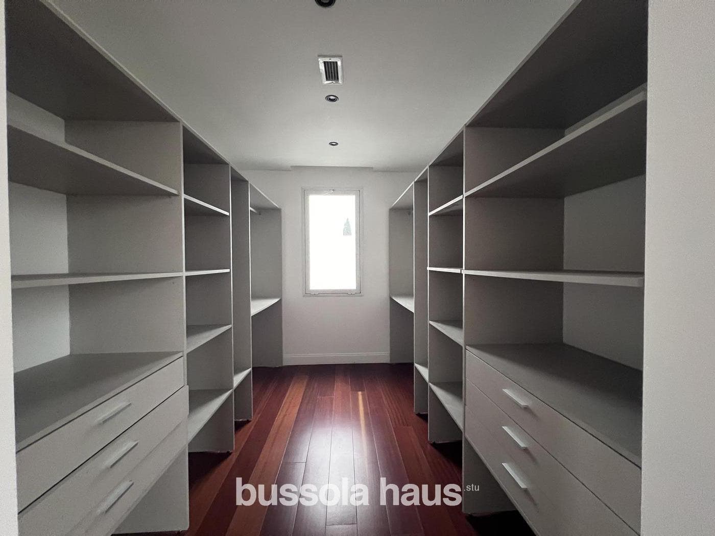 5-Bedroom House for Sale Near the Golf Course in Nordelta