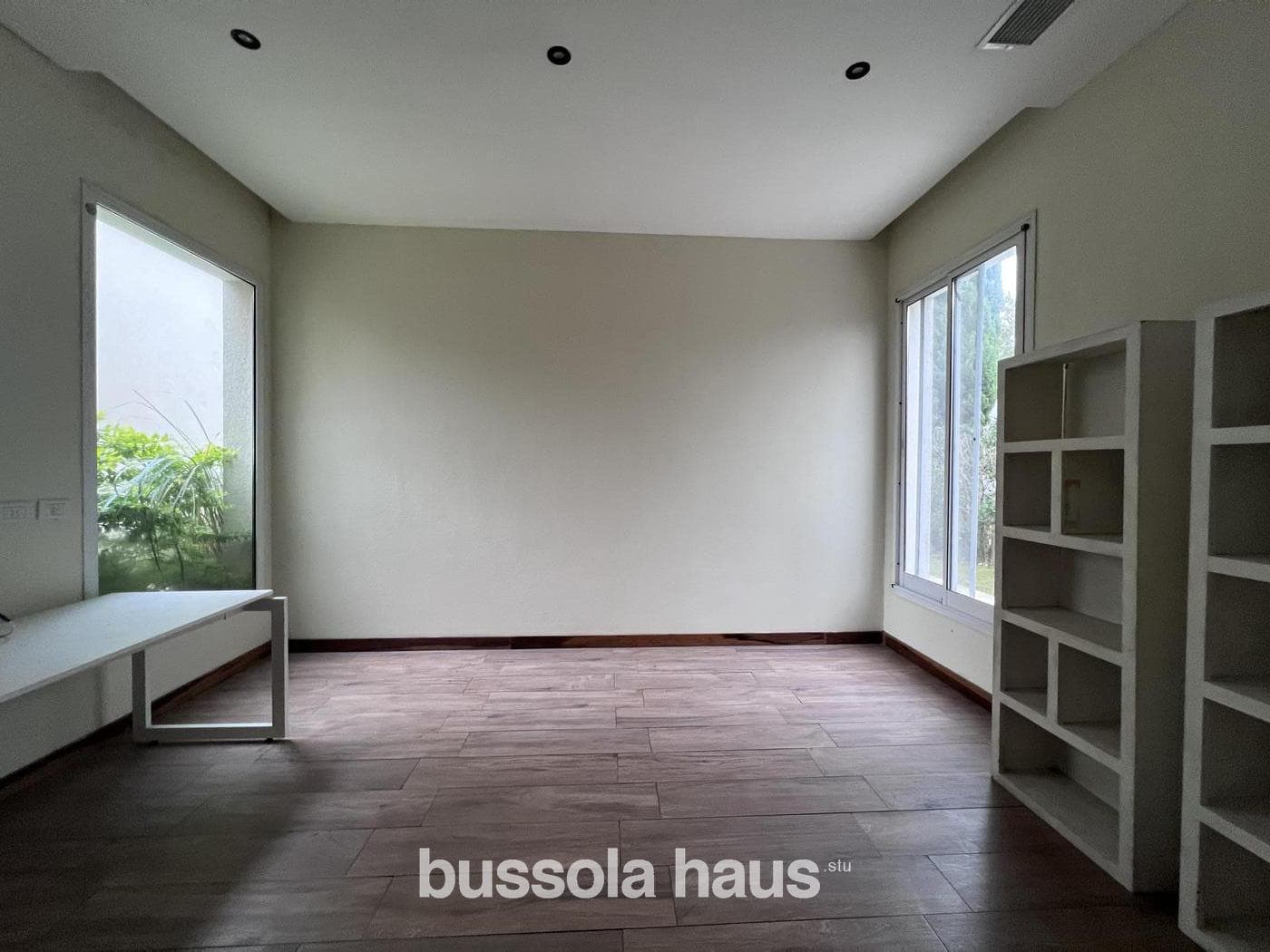 5-Bedroom House for Sale Near the Golf Course in Nordelta