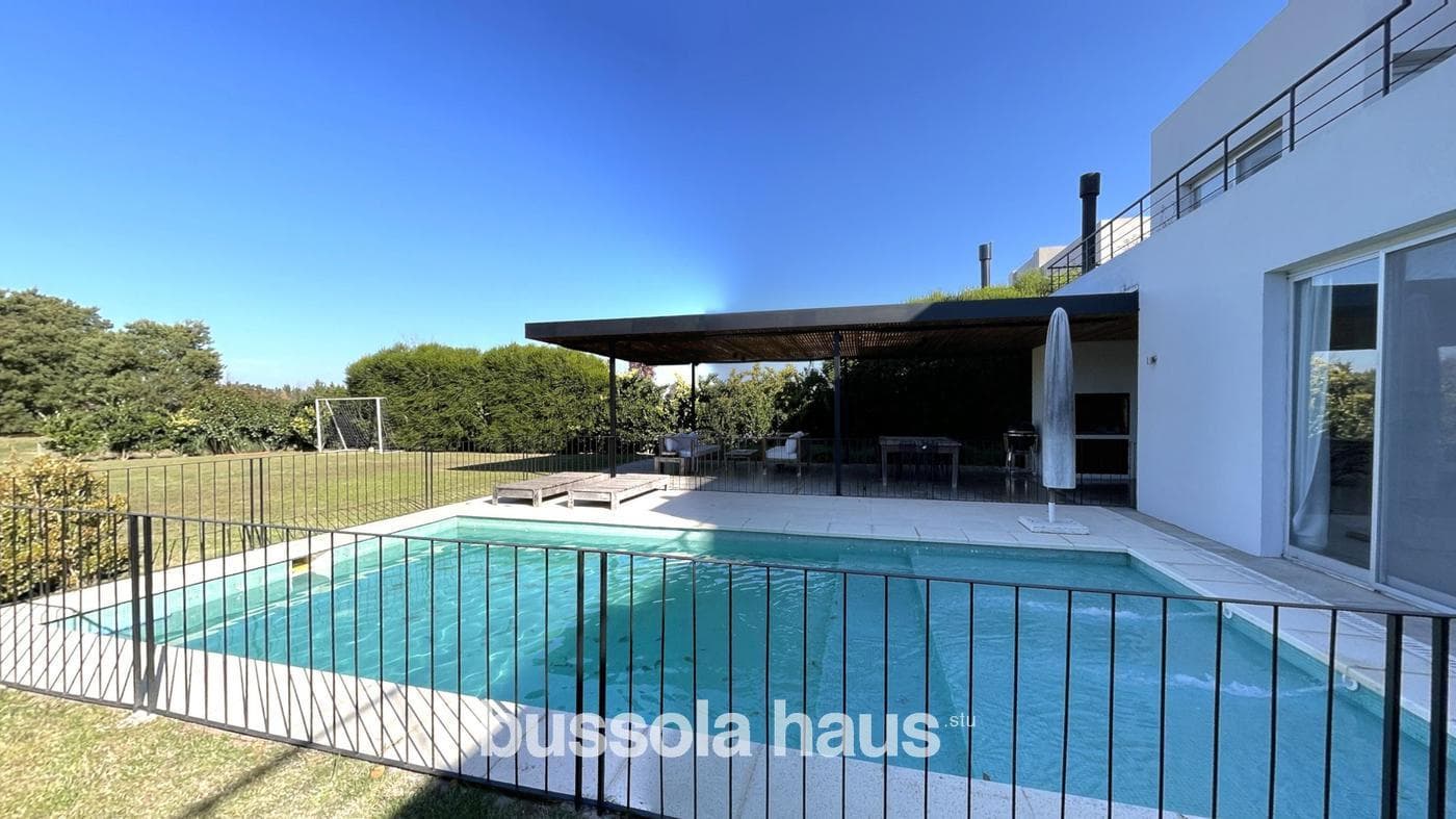 4-Bedroom House for Sale in Nordelta