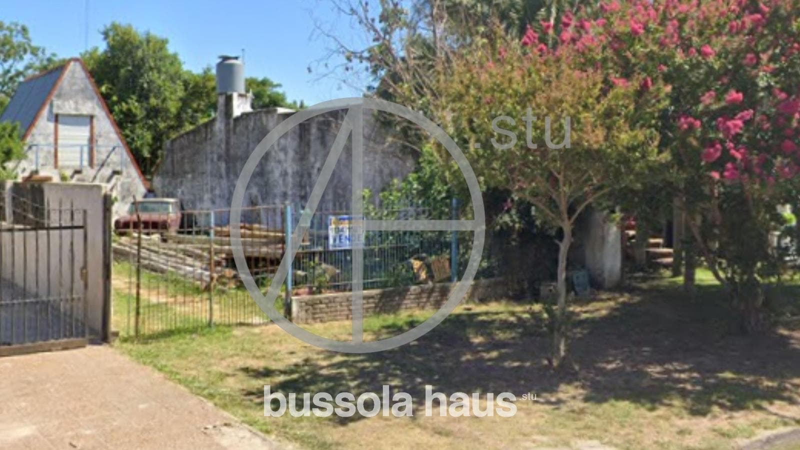 House for Sale in Need of Renovation in Escobar