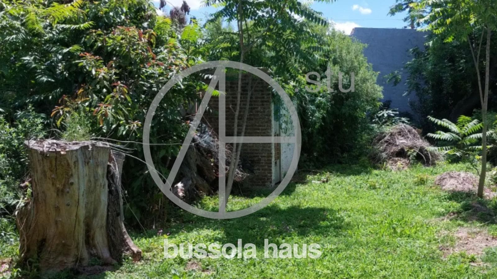 House for Sale in Need of Renovation in Escobar