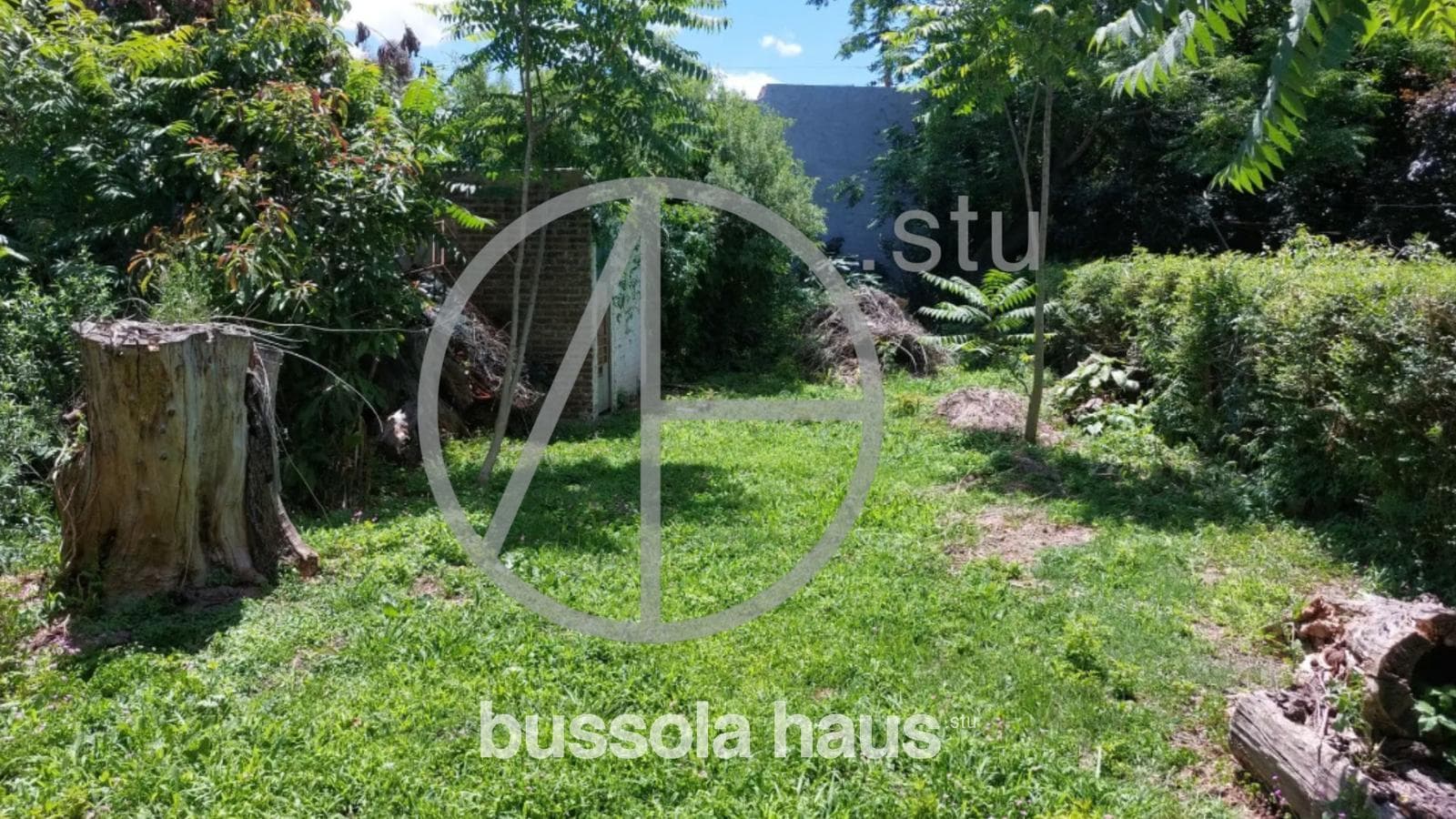 House for Sale in Need of Renovation in Escobar
