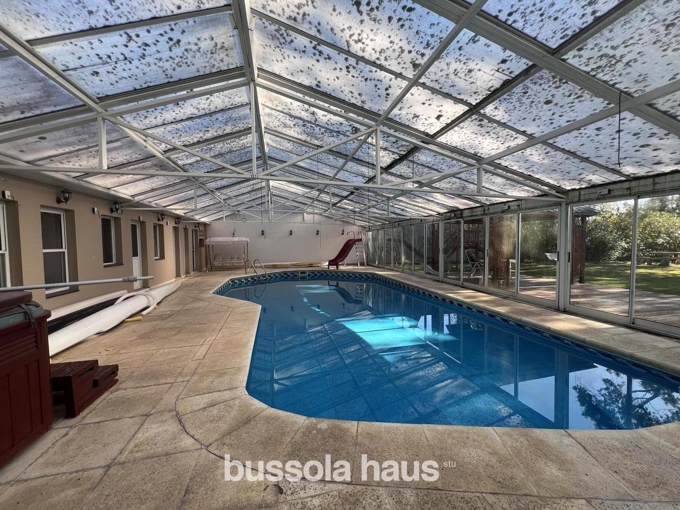 5-Bedroom House for Sale by the River in Dique Lujan