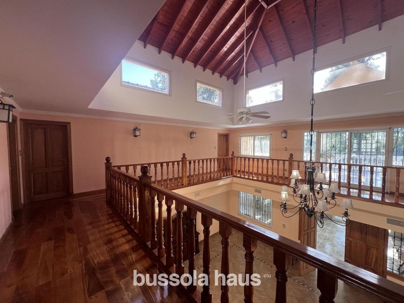 5-Bedroom House for Sale by the River in Dique Lujan