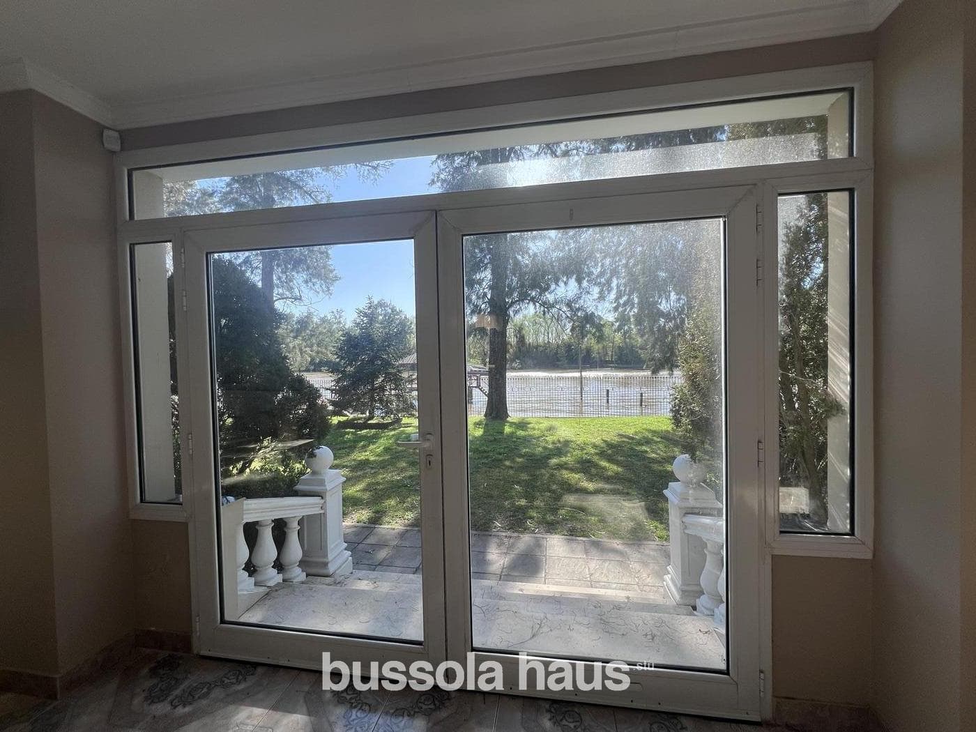 5-Bedroom House for Sale by the River in Dique Lujan