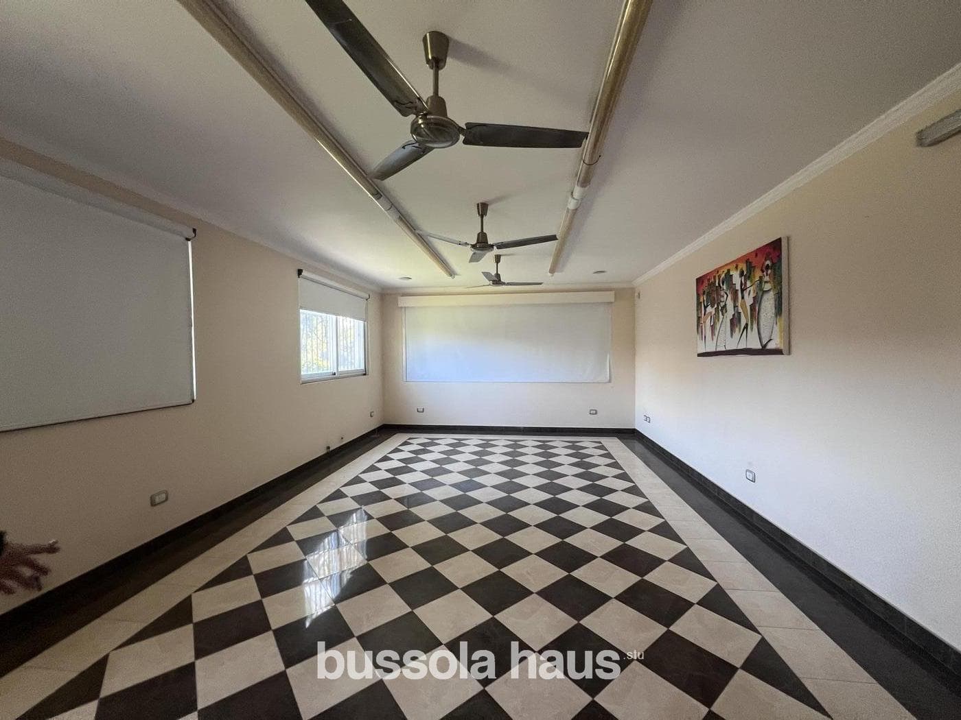 5-Bedroom House for Sale by the River in Dique Lujan
