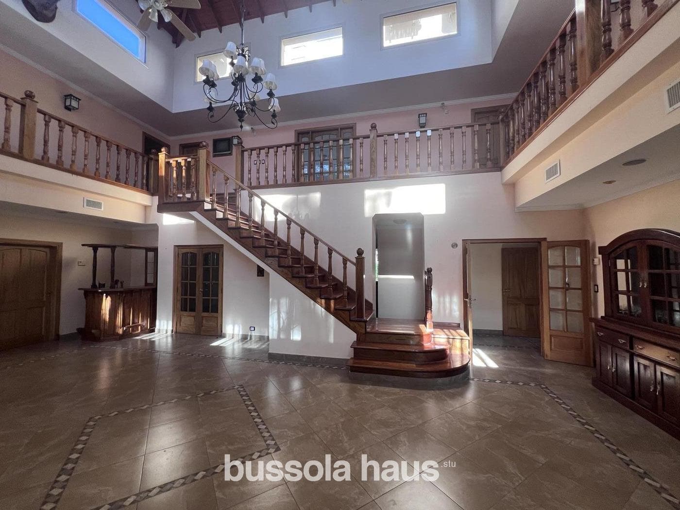 5-Bedroom House for Sale by the River in Dique Lujan