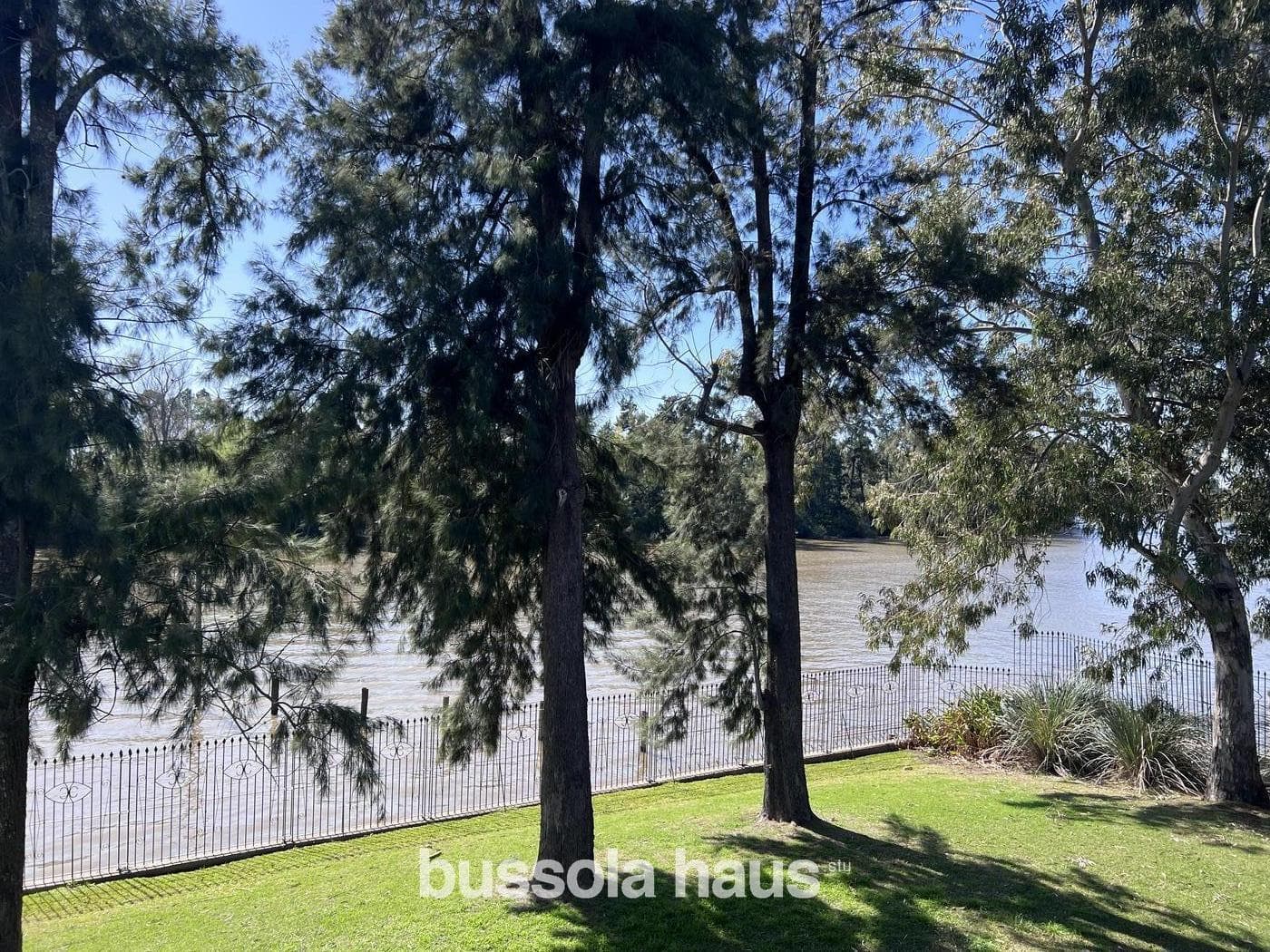 5-Bedroom House for Sale by the River in Dique Lujan