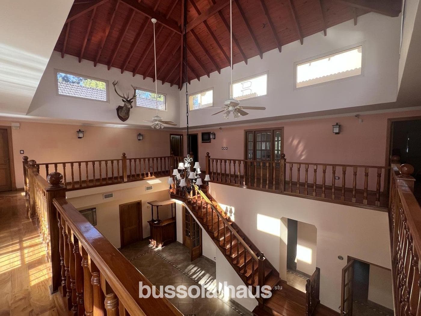 5-Bedroom House for Sale by the River in Dique Lujan