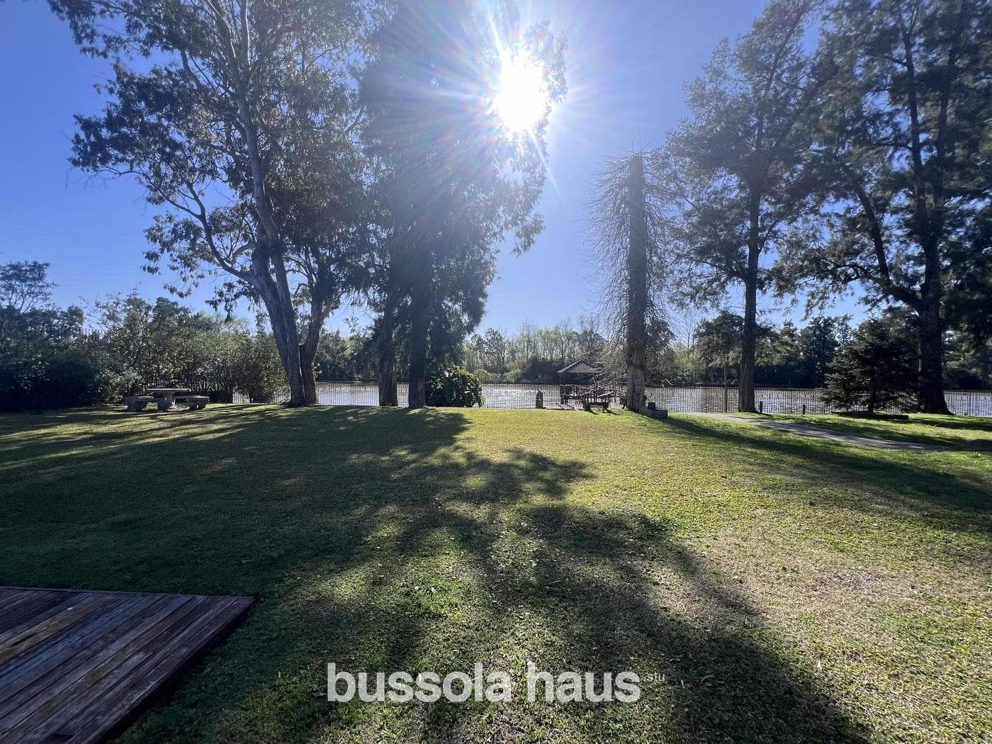 5-Bedroom House for Sale by the River in Dique Lujan