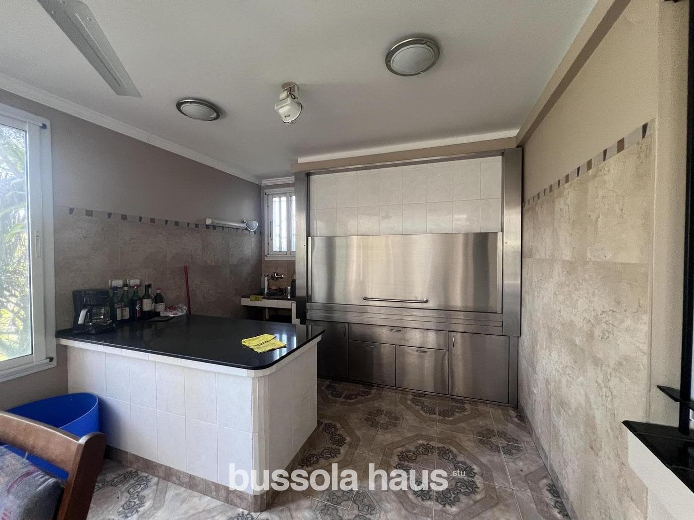 5-Bedroom House for Sale by the River in Dique Lujan