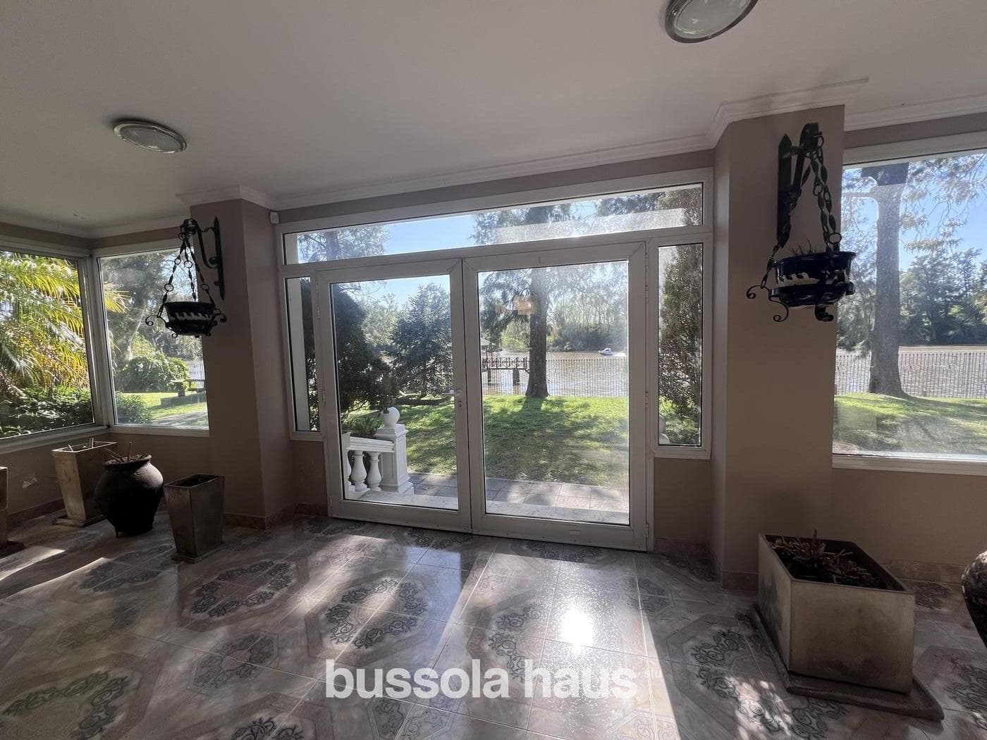 5-Bedroom House for Sale by the River in Dique Lujan