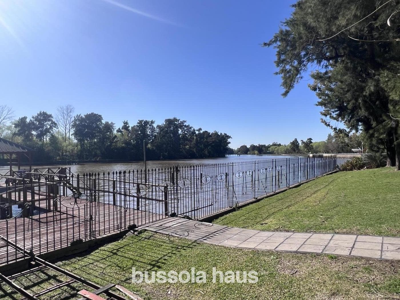 5-Bedroom House for Sale by the River in Dique Lujan