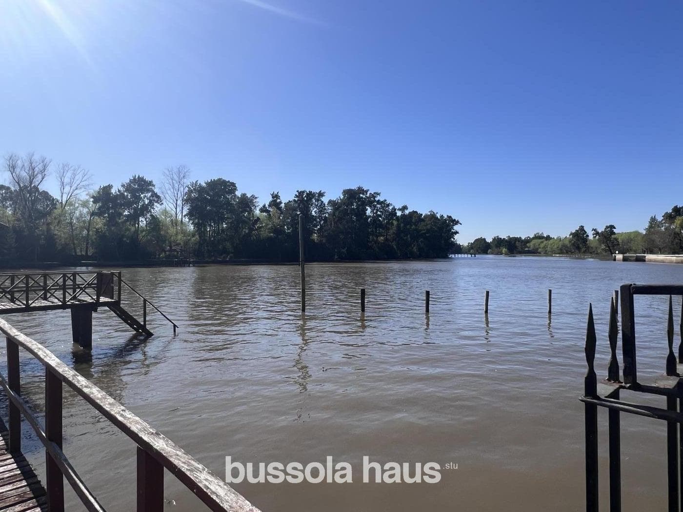 5-Bedroom House for Sale by the River in Dique Lujan