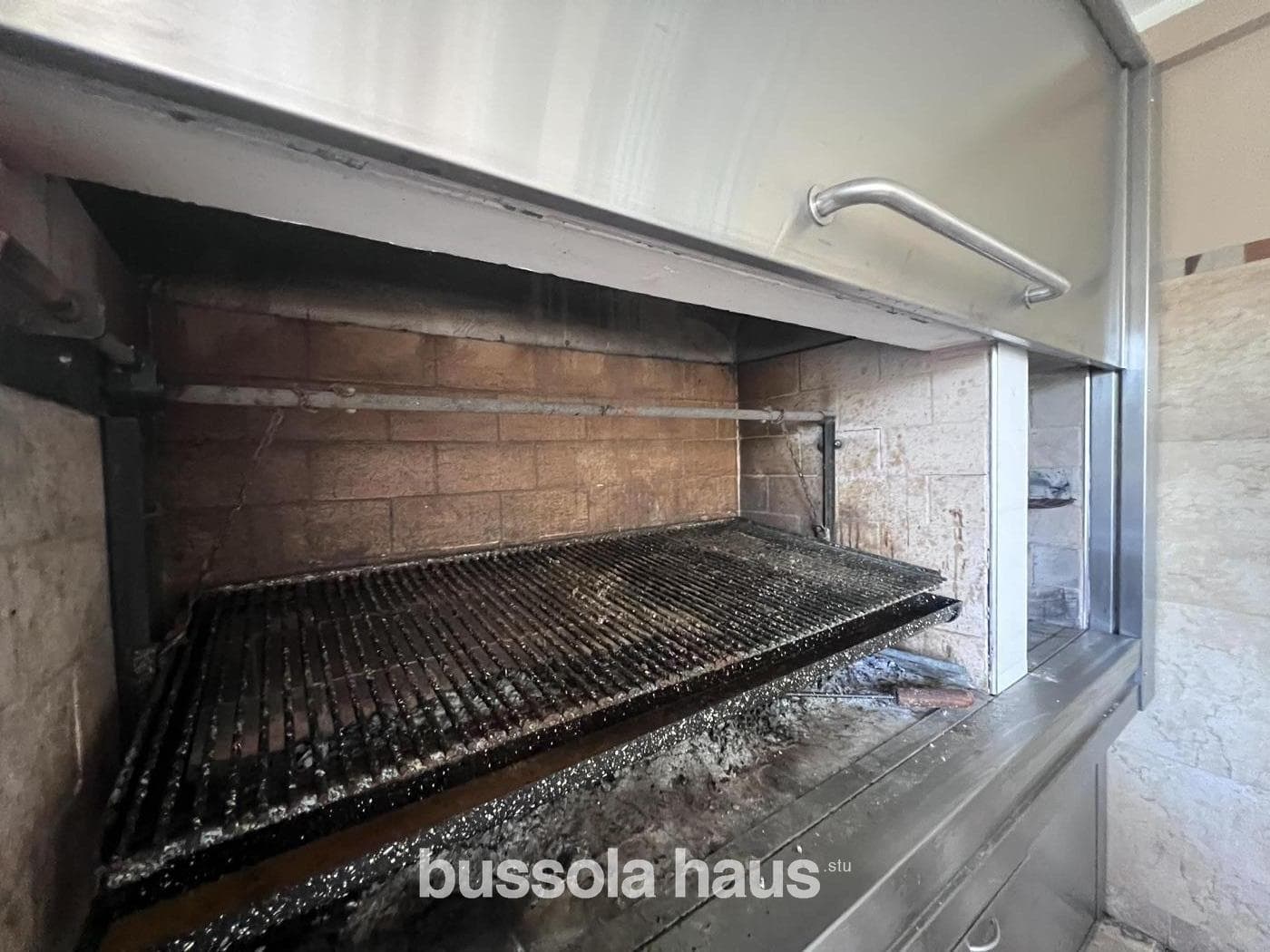 5-Bedroom House for Sale by the River in Dique Lujan