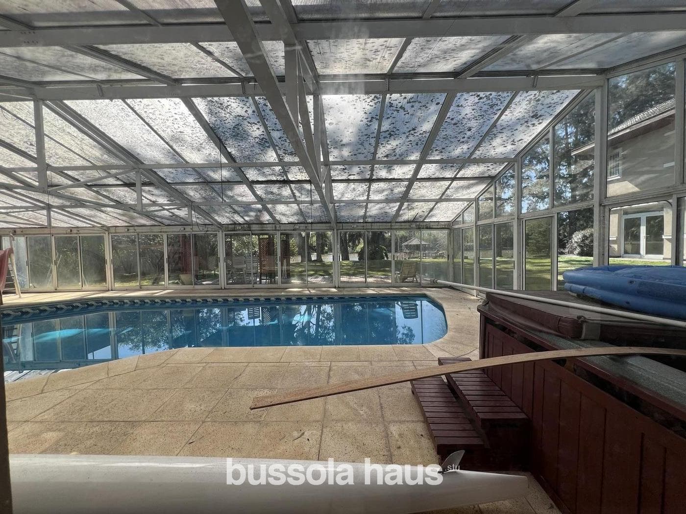5-Bedroom House for Sale by the River in Dique Lujan