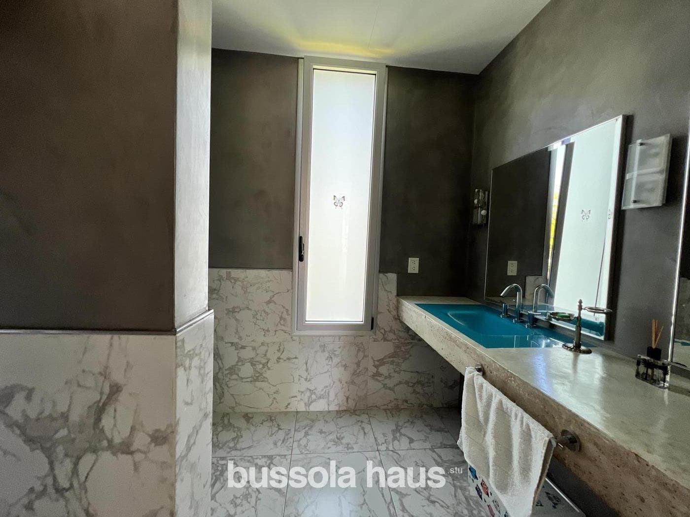 4-Bedroom Lakefront House for Sale in El Encuentro, Tigre