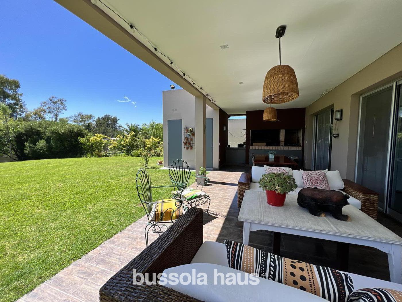 4-Bedroom Lakefront House for Sale in El Encuentro, Tigre
