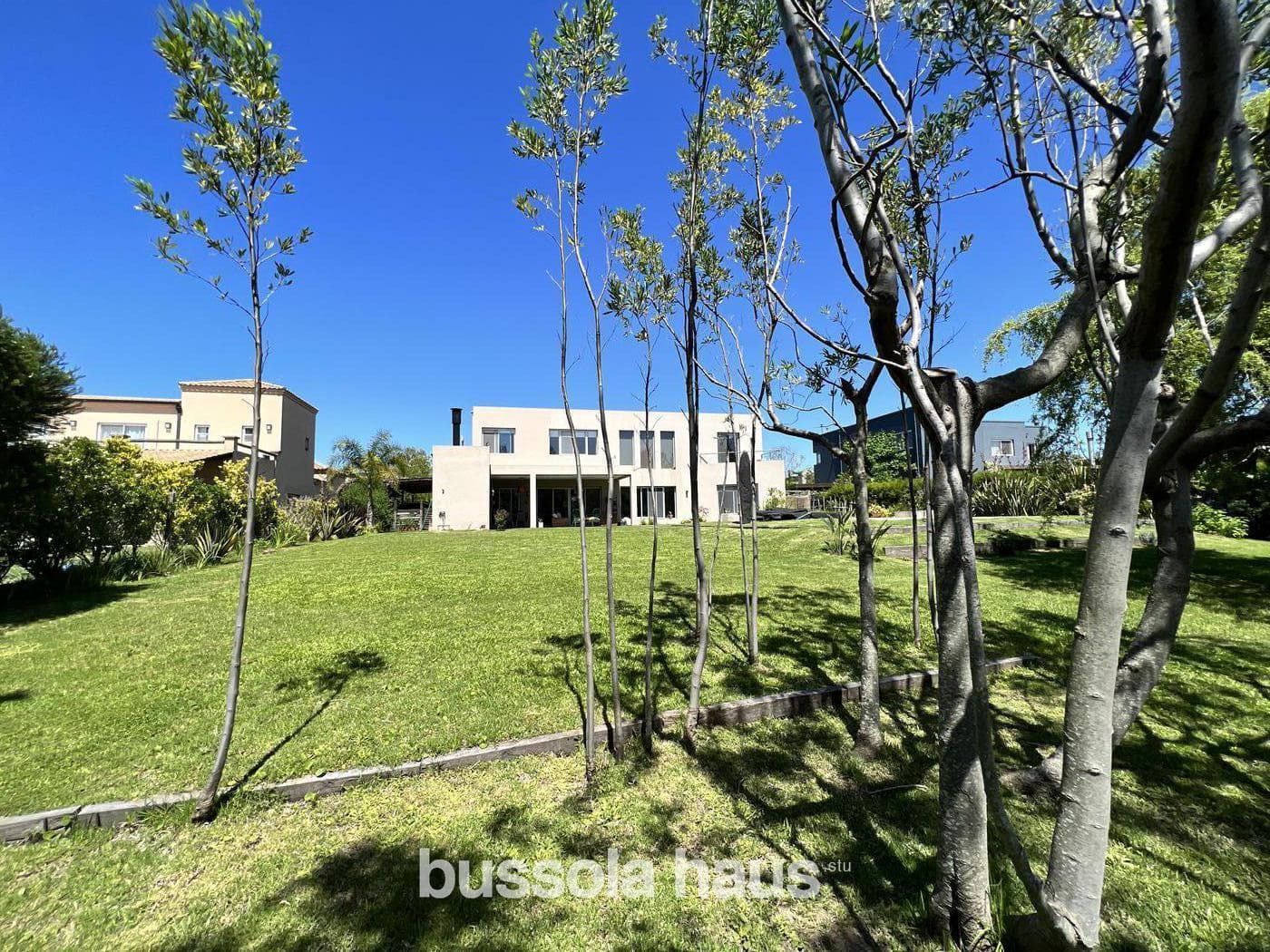 4-Bedroom Lakefront House for Sale in El Encuentro, Tigre