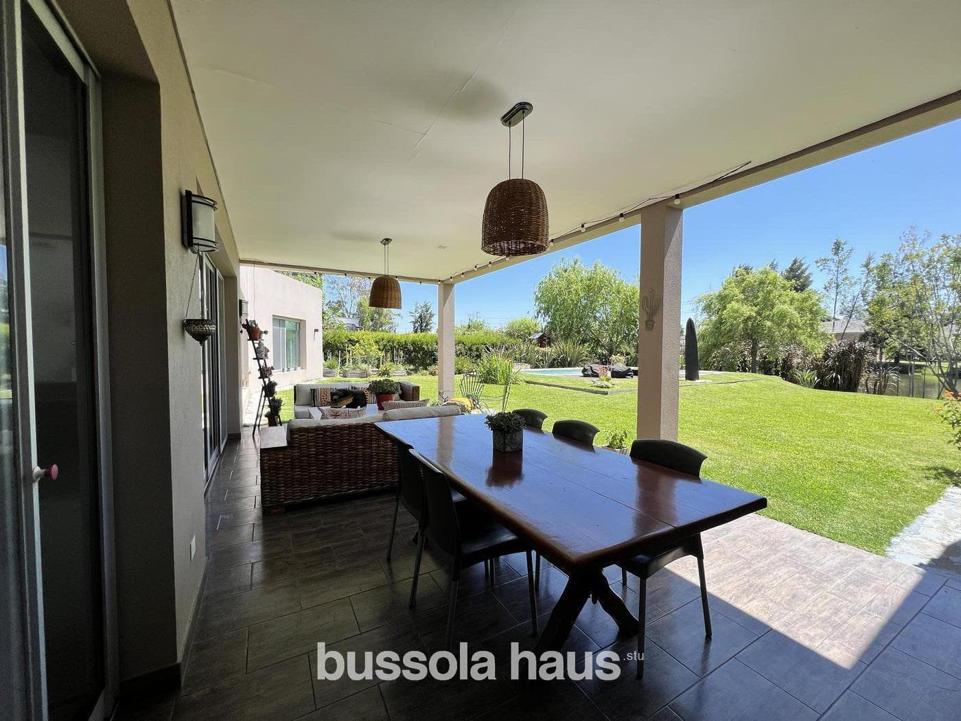 4-Bedroom Lakefront House for Sale in El Encuentro, Tigre