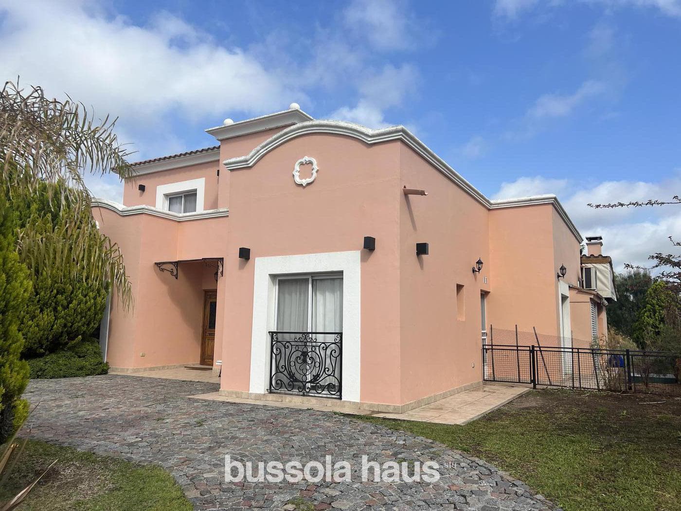 3-Bedroom Lakefront House for Sale in Villanueva