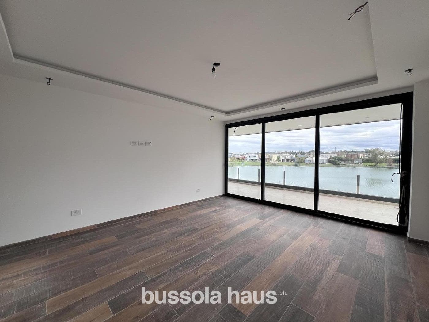 4-Bedroom Lakefront House for Sale in El Cantón, Escobar