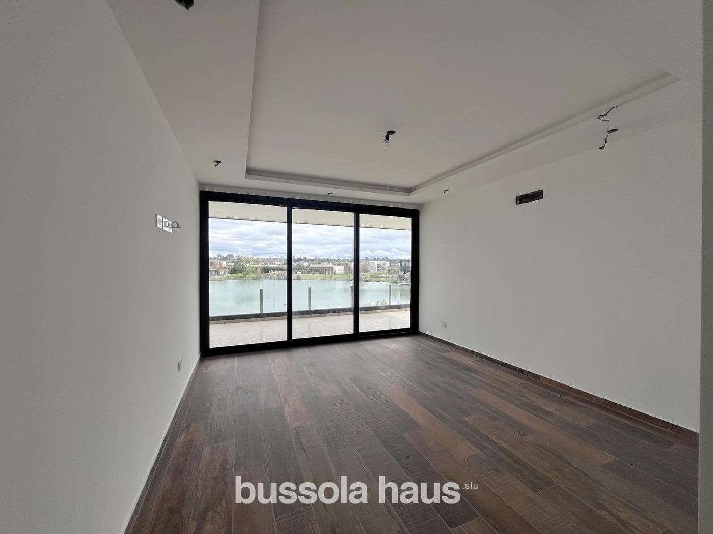 4-Bedroom Lakefront House for Sale in El Cantón, Escobar