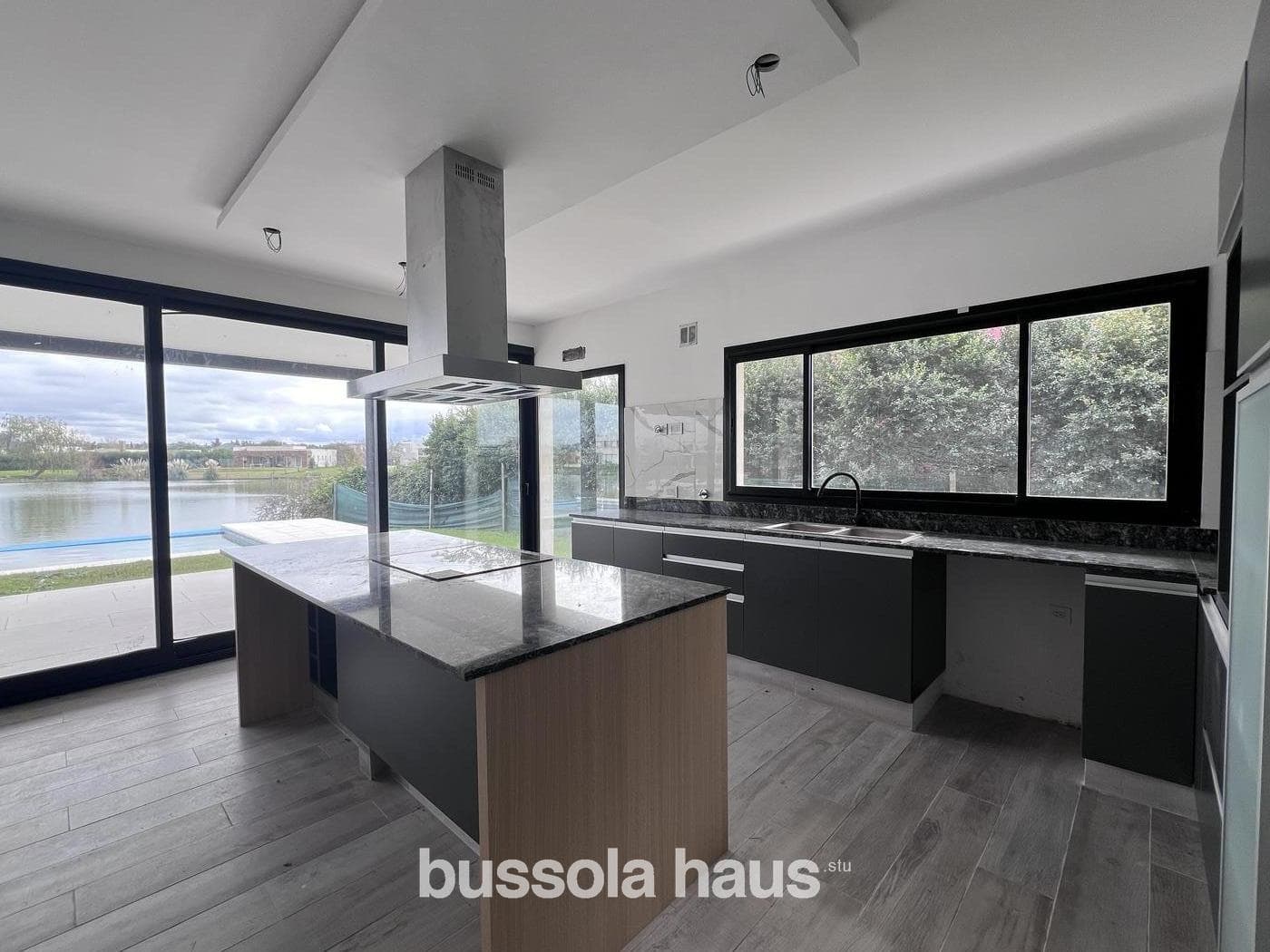 4-Bedroom Lakefront House for Sale in El Cantón, Escobar