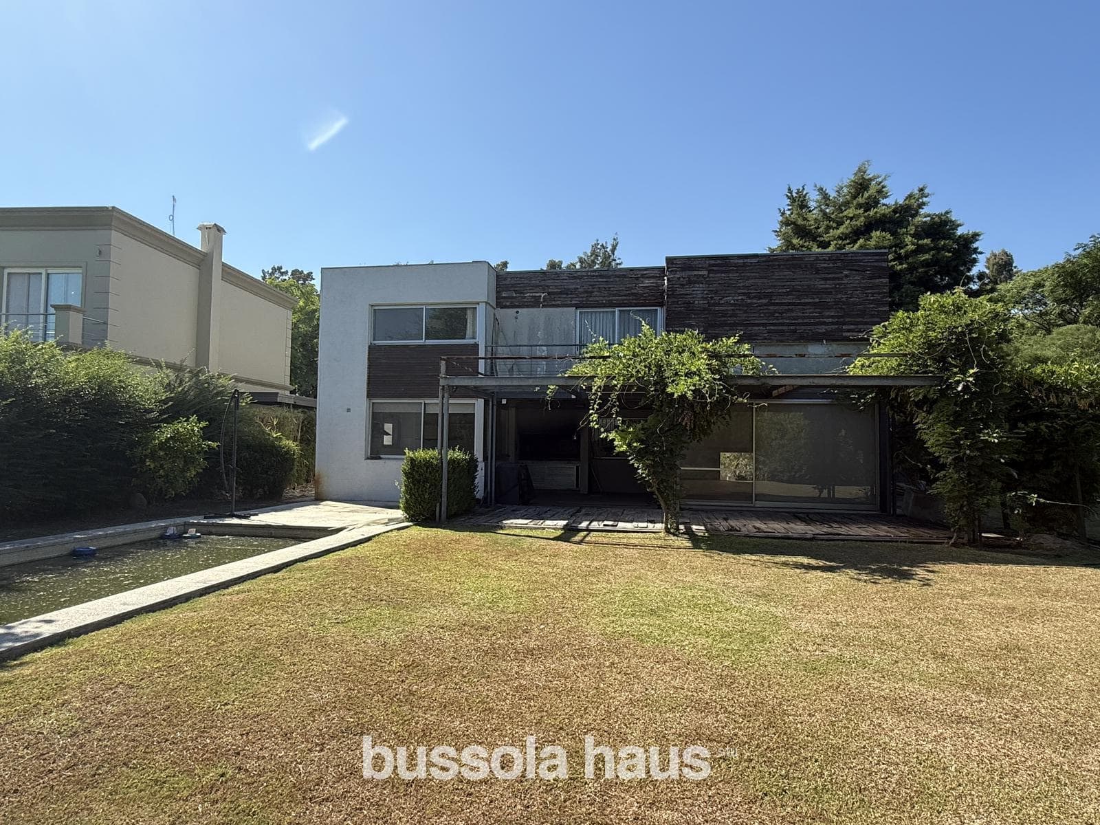4-Bedroom House Near the Golf Course in San Isidro Labrador, Villanueva
