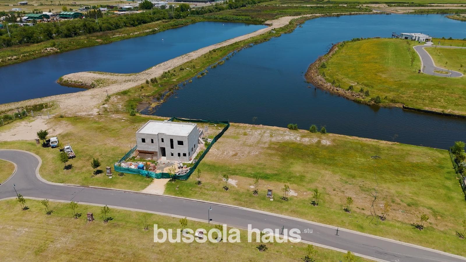 Land for sale with river access in El Naudir Escobar