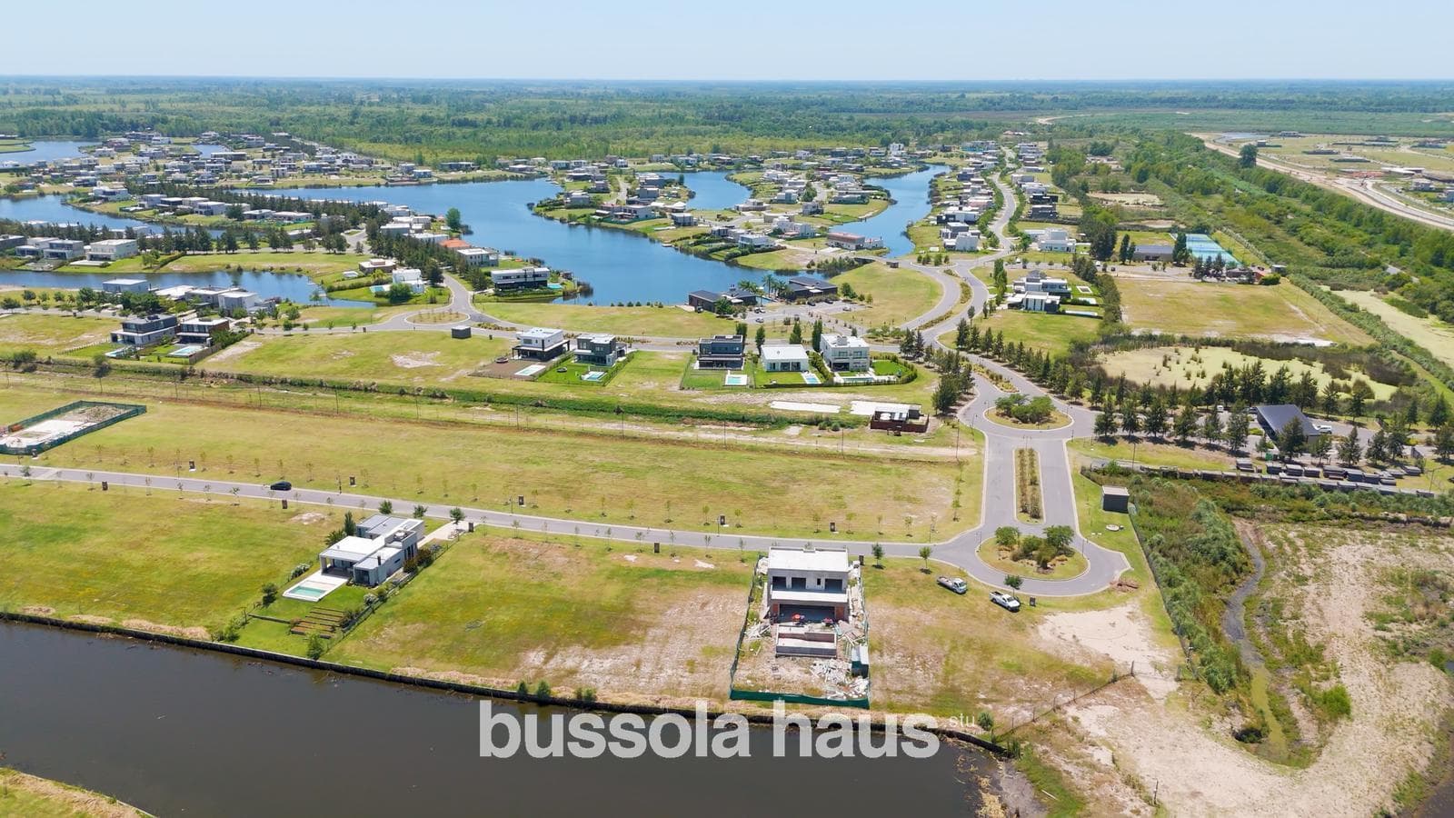 Land for sale with river access in El Naudir Escobar