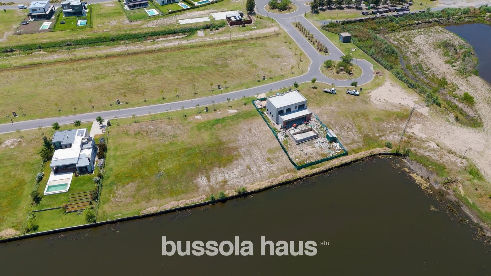 Land for sale with river access in El Naudir Escobar