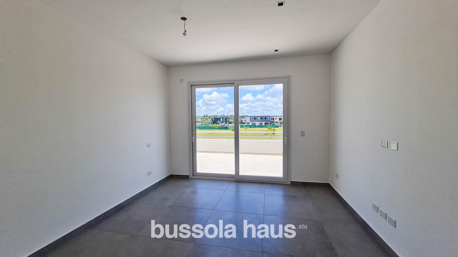 7-room house for rent with a pool in Riberas Puertos Escobar