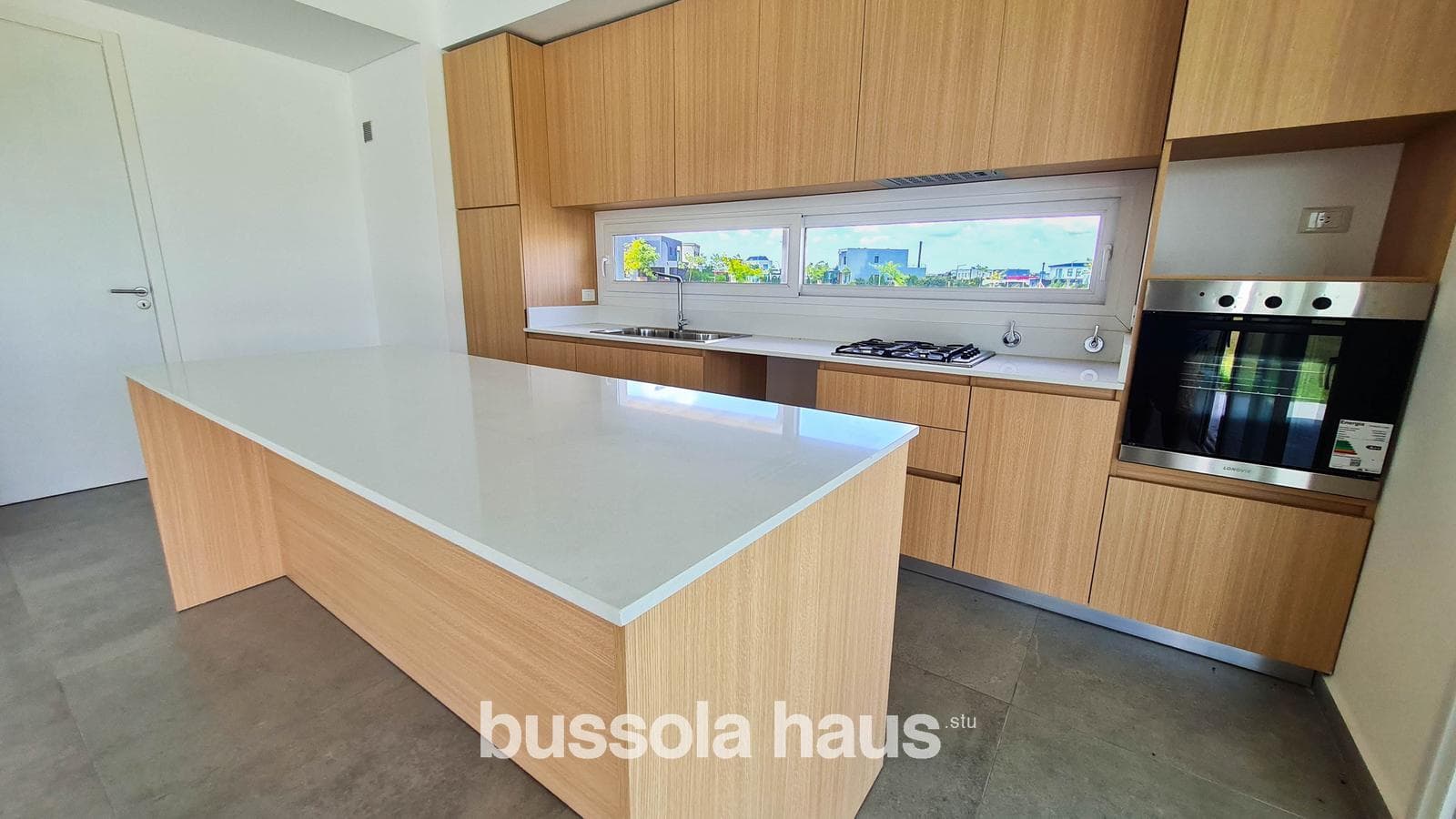 7-room house for rent with a pool in Riberas Puertos Escobar