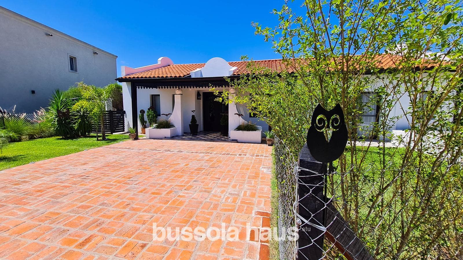 5-room single-story house for sale with a pool in Cantón Escobar