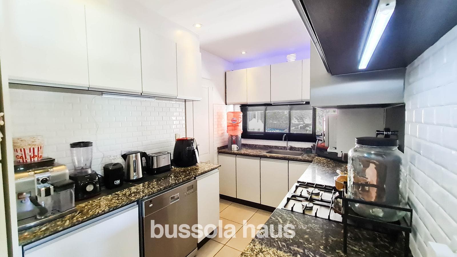 5-room single-story house for sale with a pool in Cantón Escobar