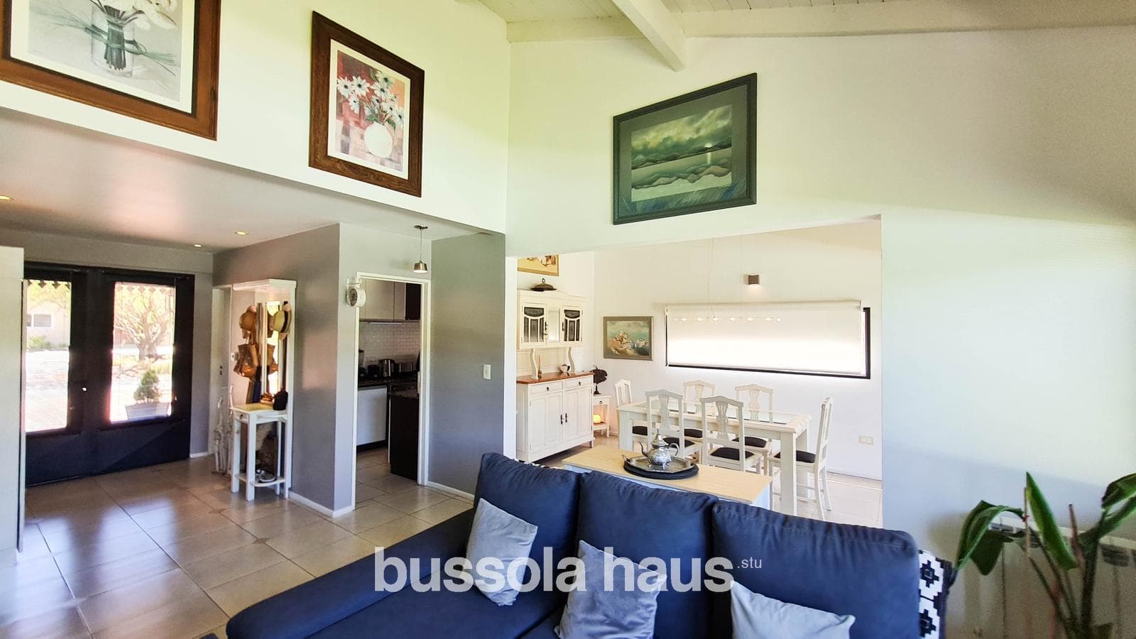 5-room single-story house for sale with a pool in Cantón Escobar